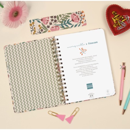 27952-AGENDA ESCOLAR 2025-2026 MONIQUILLA E10-155X212 SEMANA VISTA HORIZONTAL JARDIN+ FINOCAM 646010226